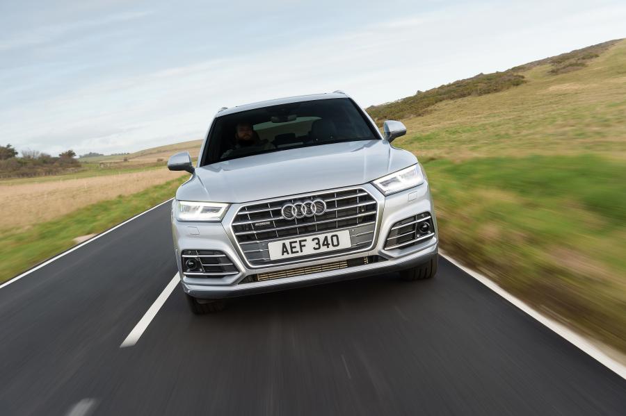  Audi Q5 TFSI Quattro S-Line 2017 года  (UK) (фото 3 из 40)